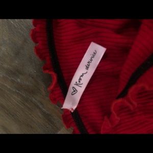 M boutique off the shoulder top✨